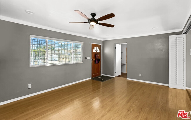 Foto del edificio - 16711 Mapes Ave