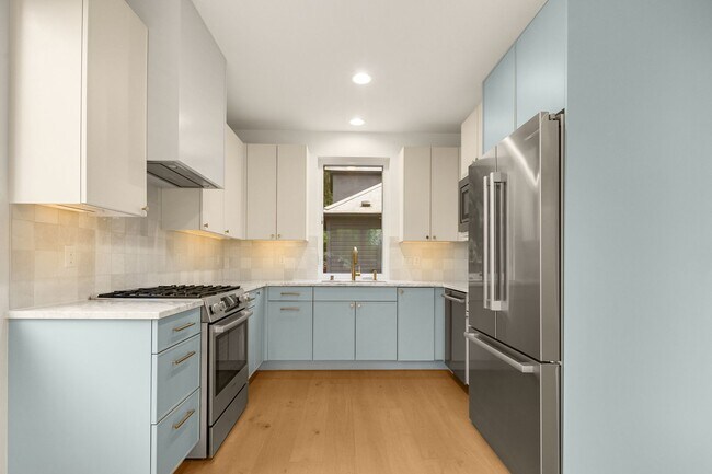 Foto del edificio - Gorgeous Urban Madrona 3-bedroom home