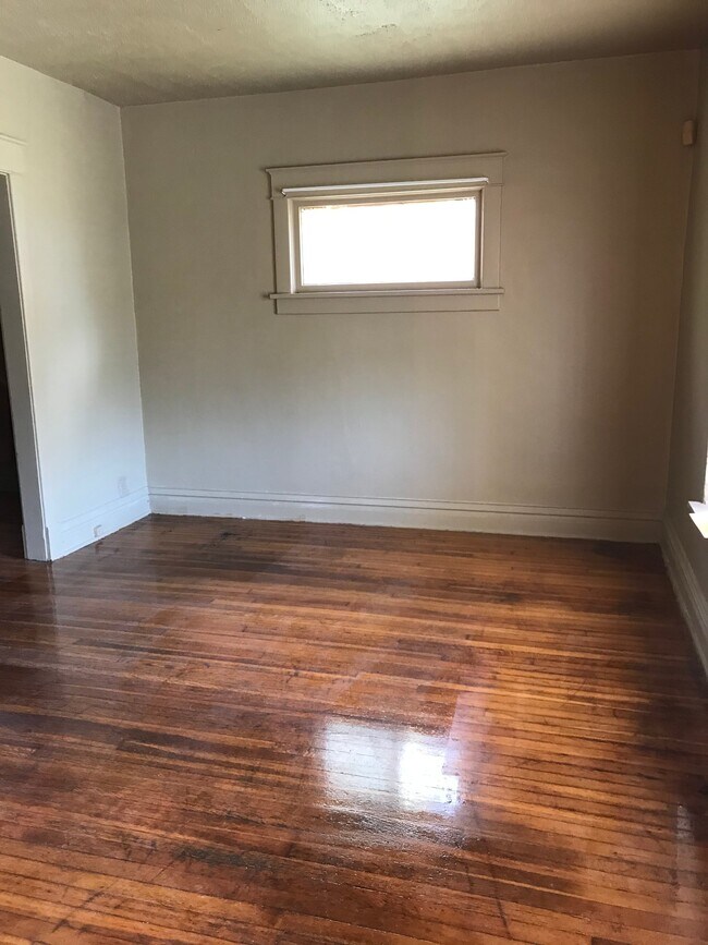 Foto del edificio - 3604 E 58th St