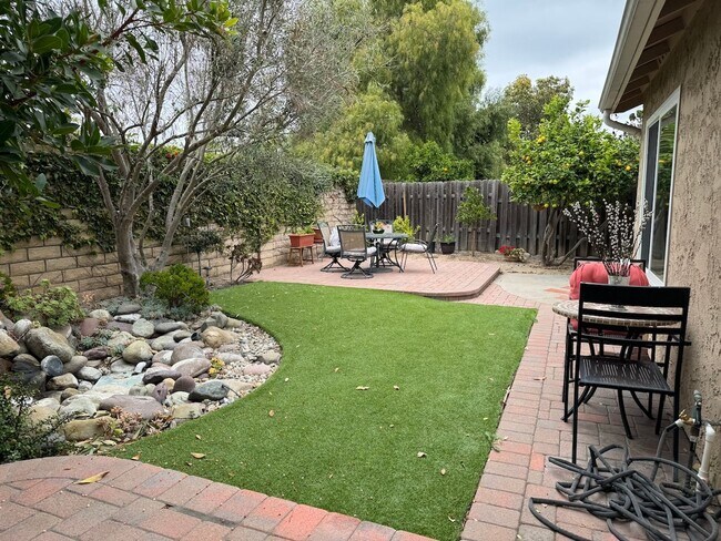Foto del edificio - Nicely updated, one story Mission Oaks Home in Camarillo