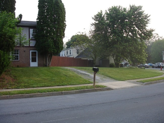 Building Photo - 3 br, 1.5 bath House - 1093 WILLIAMSBURG ROAD