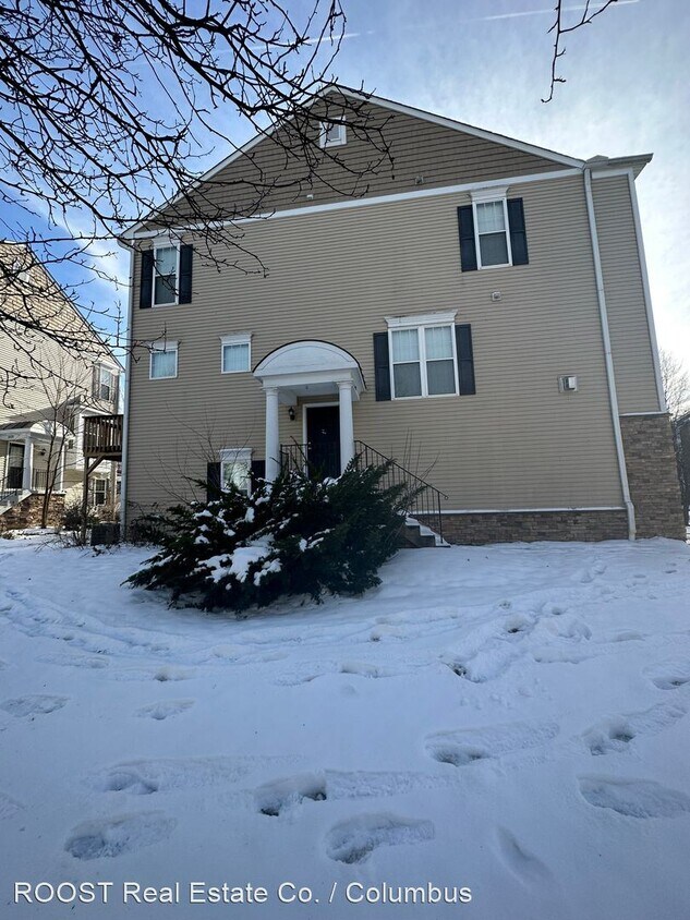 3 br, 2.5 bath House 2844 Acarie Drive House Rental in Columbus, OH