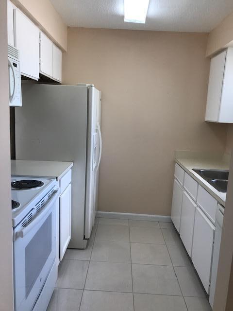 Building Photo - 102 Shoreview Dr