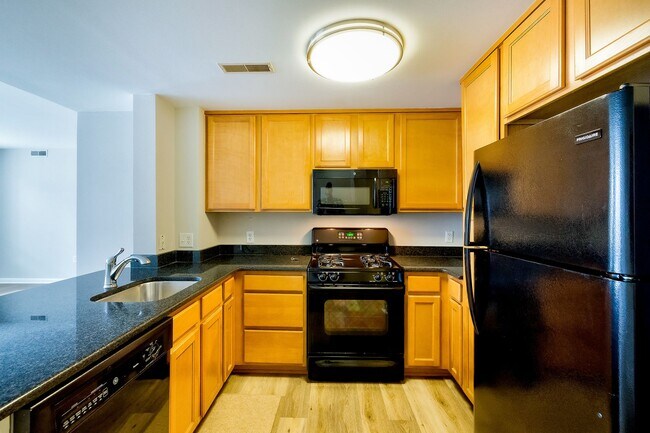Foto del edificio - Modern Comfort 2BD/1BTH  in Navy Yard & So...