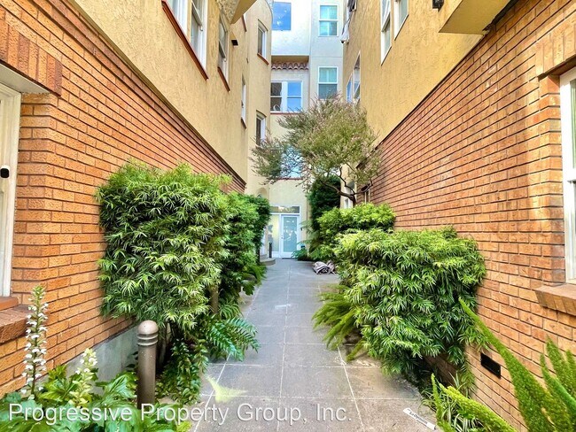 Building Photo - 2 br, 1 bath House - 843 South Van Ness Av...
