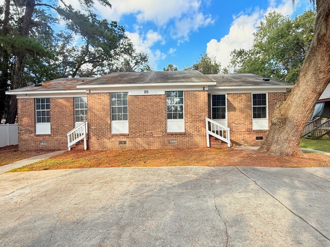 Building Photo - 25 Harding St