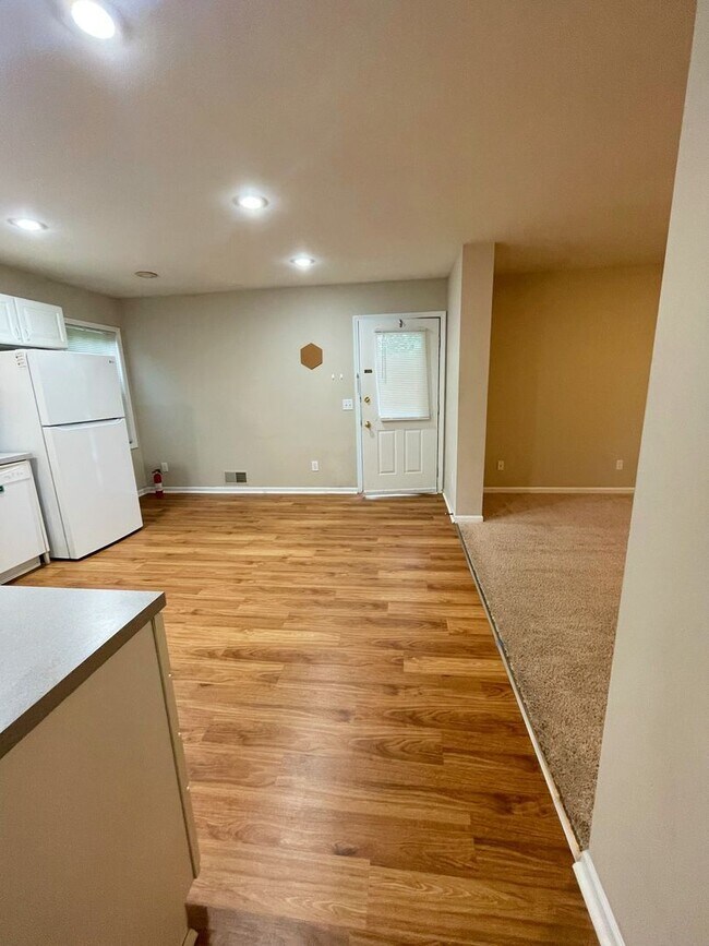 Foto del edificio - 230/232 Brookridge Ct.