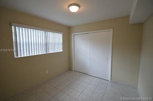 Foto del edificio - 1520 N Royal Poinciana Blvd