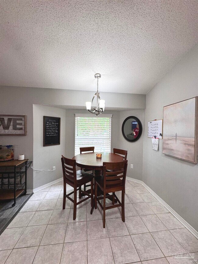 Building Photo - 2404 Houston Cir