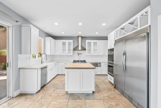 Building Photo - Spacious 4-Bedroom Home for Rent in Chula Vista – Available Now