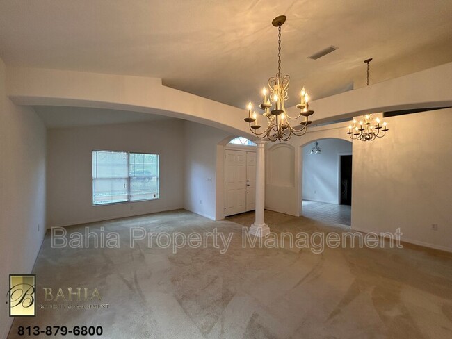 Foto del edificio - 6850 Pine Springs Dr