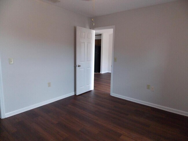 Building Photo - 140 Lanier Drive #37 SW
