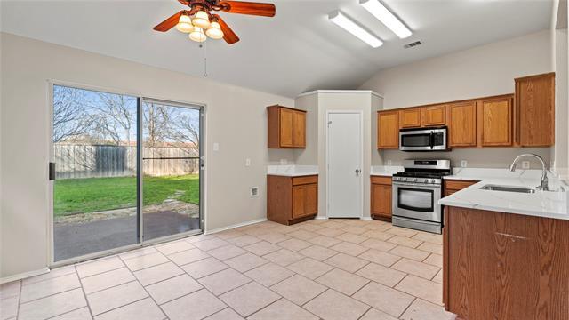 Building Photo - 9204 Warren Dr