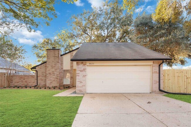 Foto del edificio - 2623 Radcliffe Dr