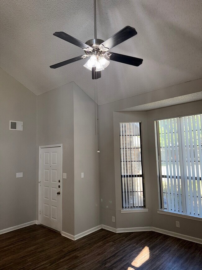 Building Photo - 16739 Crystal Glade