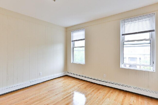 Foto del edificio - 129 Cottage St