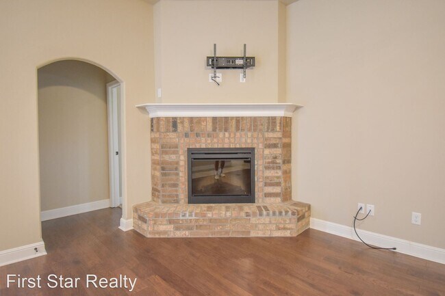Foto del edificio - 4 br, 2 bath House - 6106 NW Sherman St