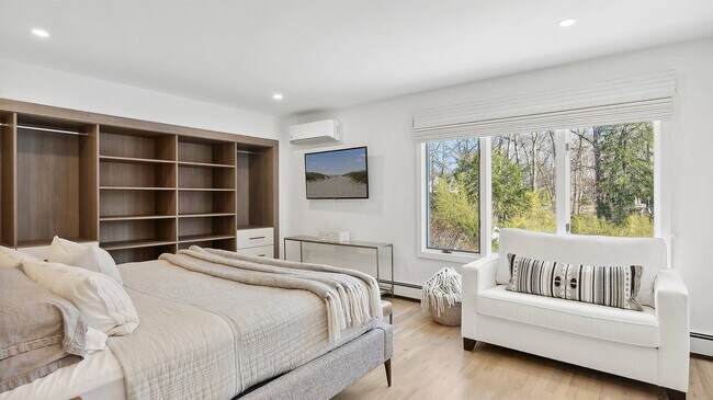 Foto del edificio - 635 Water Mill Towd Rd