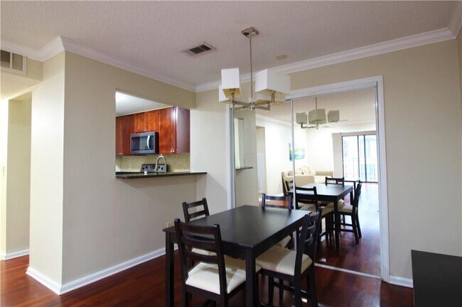 Foto del edificio - 2657 Lenox Rd NE