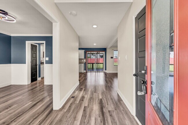 Foto del edificio - Close to Fort Campbell and MOVE IN READY!