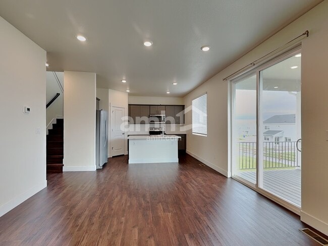 Foto del edificio - 3975 Ryedale Wy