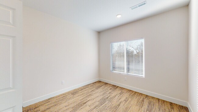 Foto del edificio - 15606 E 21st Ct N