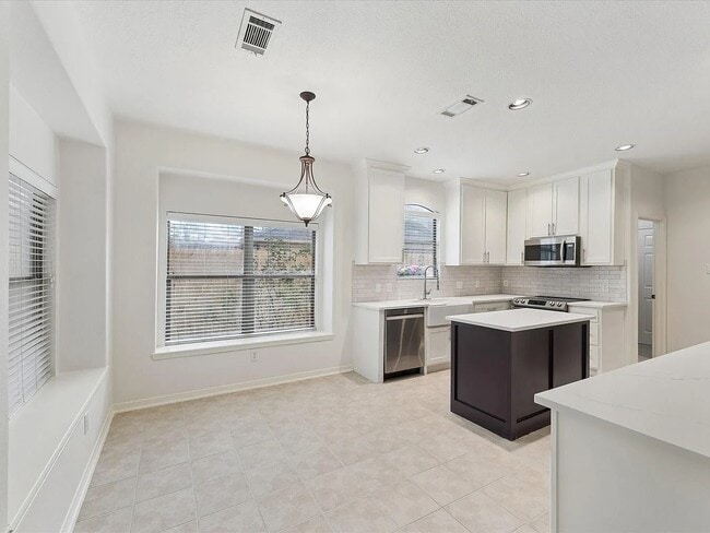 Building Photo - 6418 Sugar Bush Dr