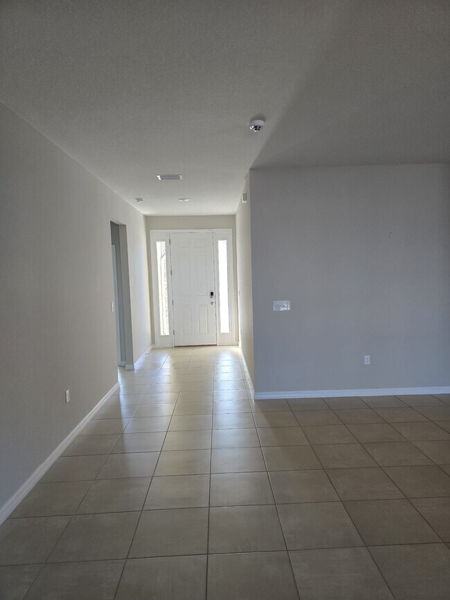 Foto del edificio - 5833 SW 85th Pl