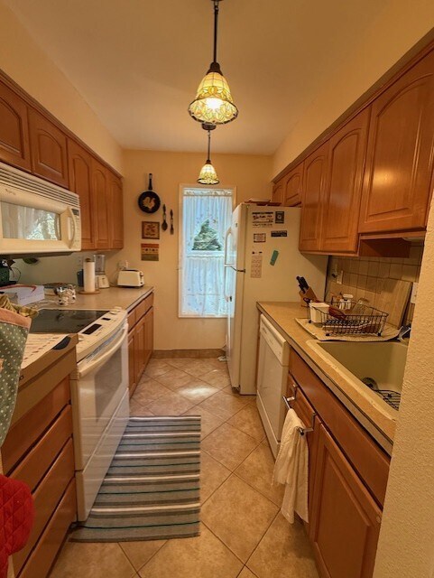 Foto del edificio - 4654 Lower Dr