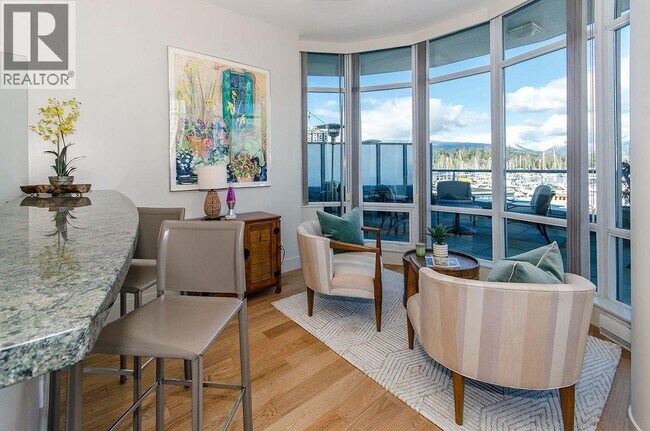 Photo du bâtiment - 499 Broughton St