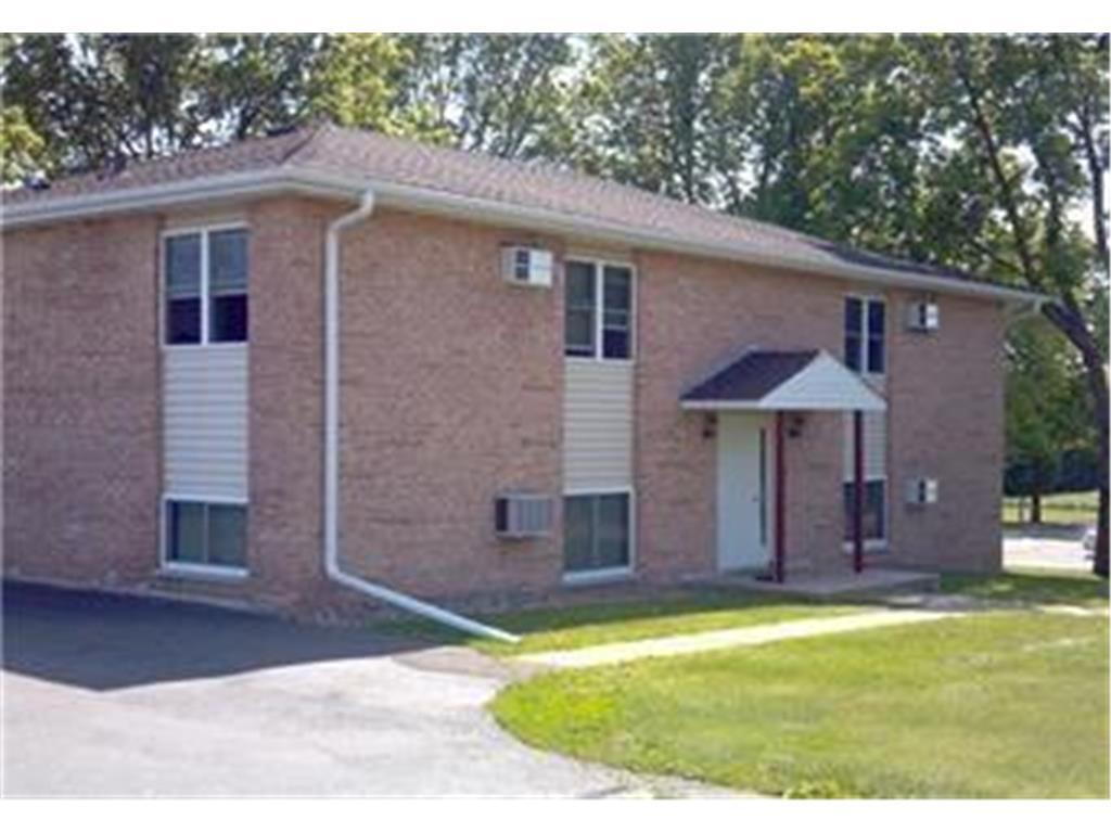 Primary Photo - 1325 Henry St