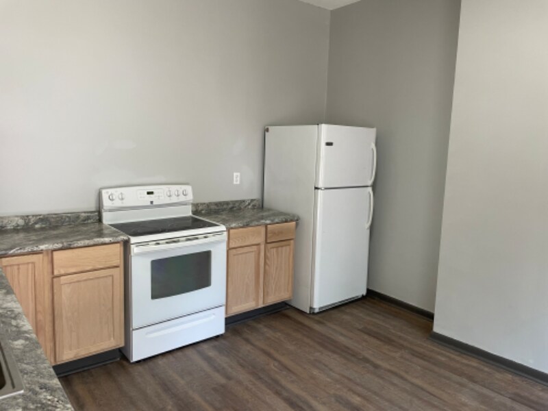 Primary Photo - 301 W Lincoln St