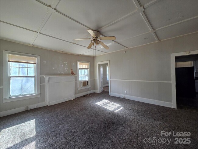 Foto del edificio - 405 S Yates St