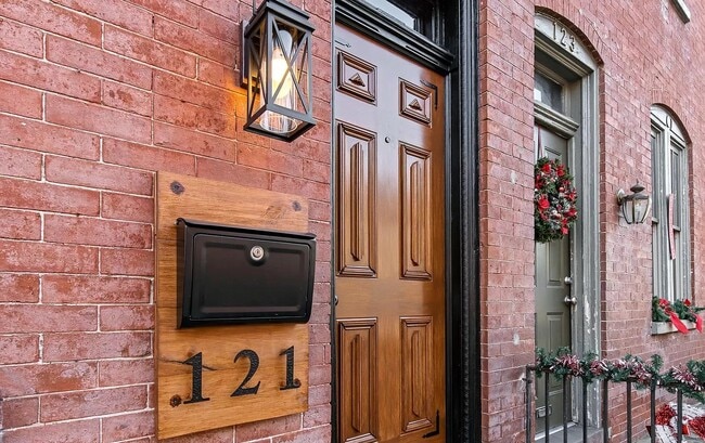 Foto del edificio - 121 Howard Ave