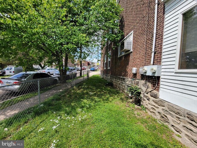 Foto del edificio - 5440 Ridge Ave