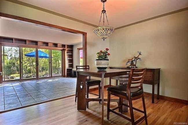 Building Photo - 7470 Pike View Ct