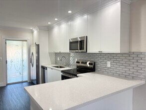 Building Photo - 116 NW 4th Ave