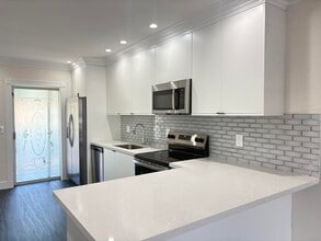 Building Photo - 116 NW 4th Ave