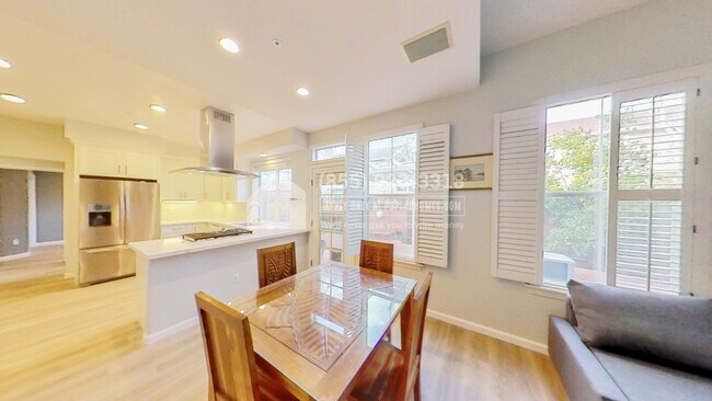 Building Photo - 29 E Portola Ave