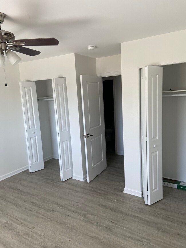 Foto del edificio - 851 Blossom Ln