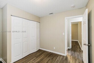 Building Photo - 1220 NW 89th Dr