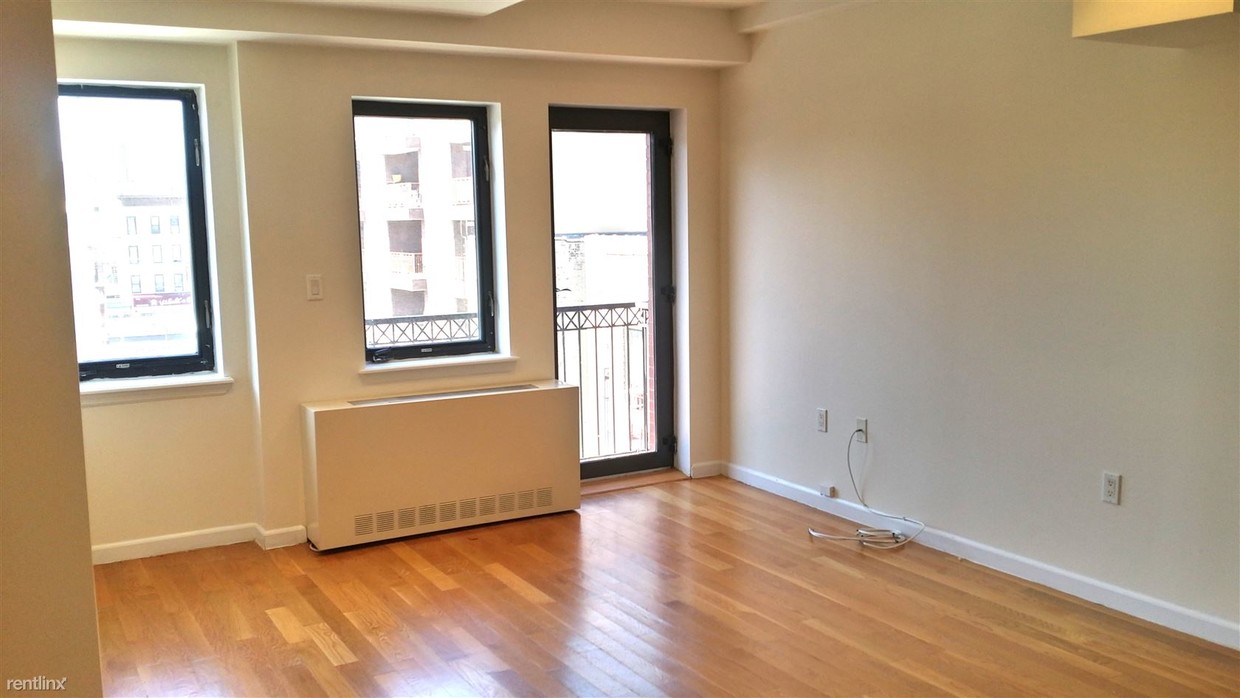 Primary Photo - 2450 43rd St