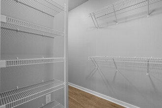 Building Photo - Center Stage