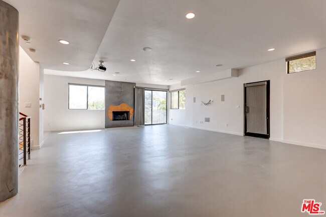 Building Photo - 2216 Bancroft Ave