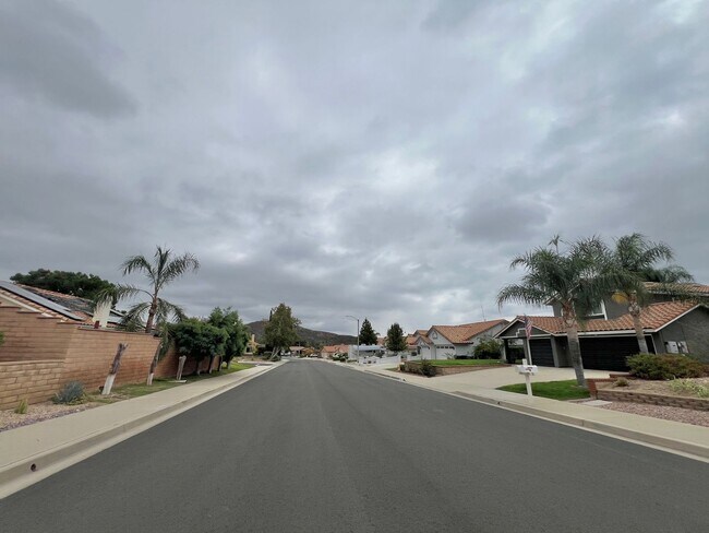 Foto del edificio - **Beautiful Lake Elsinore 3 Bdrm 2.5 Baths...