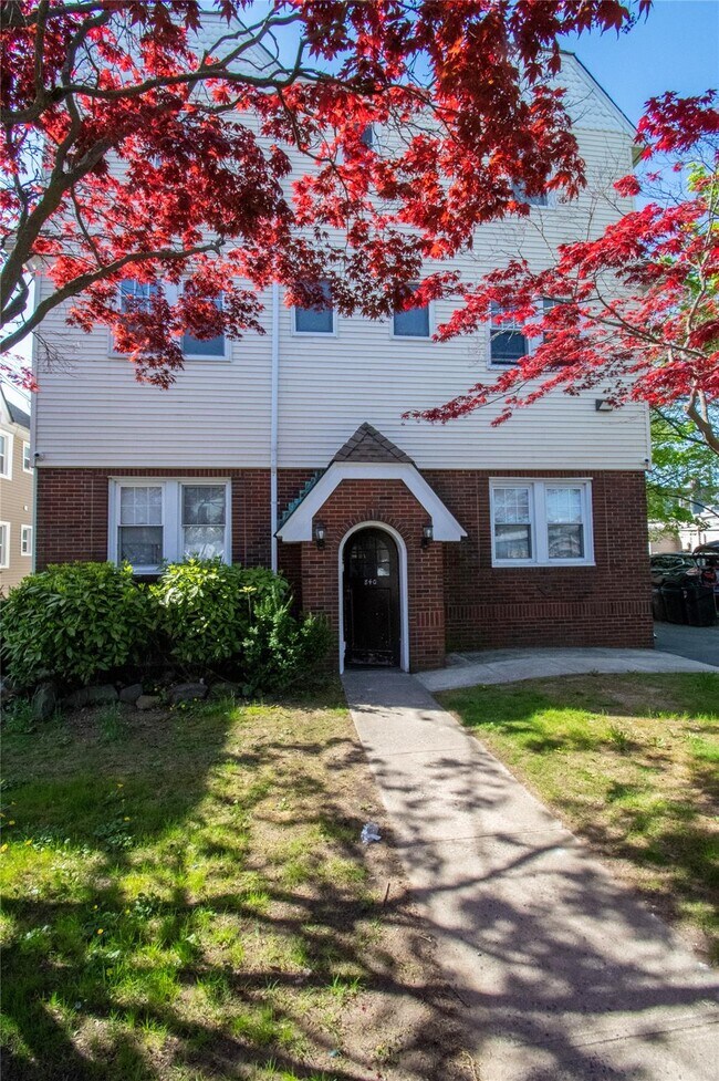 Foto del edificio - 840 Seaman Ave