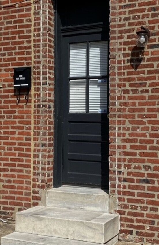 Foto principal - Corner Rowhouse Upper Unit-Canton, MD