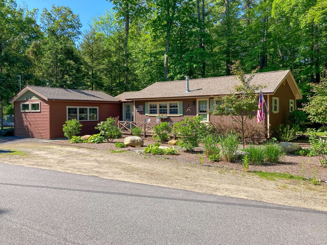 58 Patrician Shores Cir, Meredith, NH 03253 House Rental in Meredith