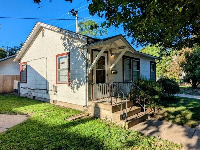 Building Photo - 1819 Harrison