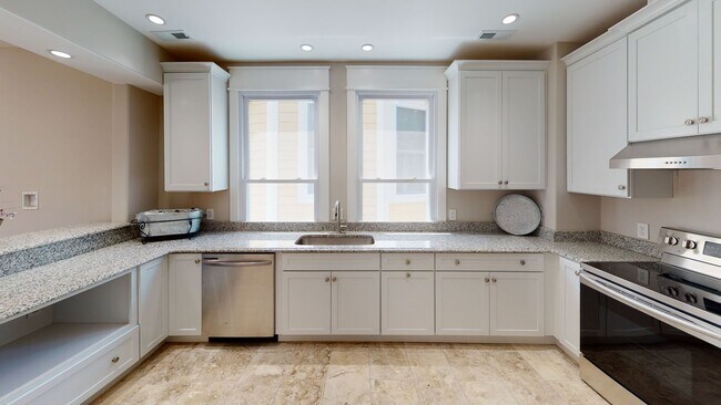 Foto del edificio - $1725 per Bedroom | 4BR/4BA Off-Campus Hom...